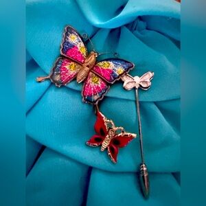 Butterfly pin bundle